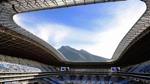 2025年1月19日：松花江龙舟盛事，中外精英激情竞技