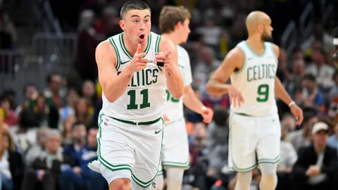 亚历山大独揽37分11助攻创新高，杰威贡献28分5篮板，德罗赞30分6助，雷霆逆袭止住国王四连败